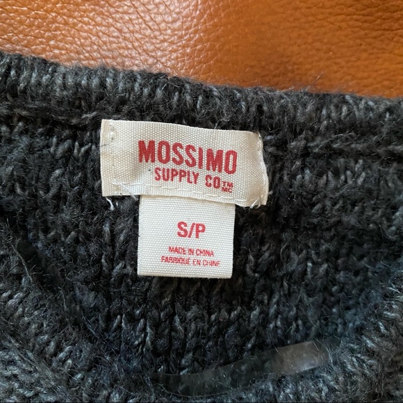 Mossimo Sweater | V-Neck | Grey | S | Longer in Back - Picture 5 of 6